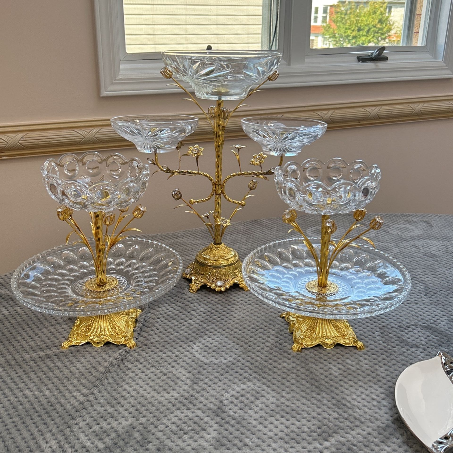 Crystal And Gold Stands/Centerpieces