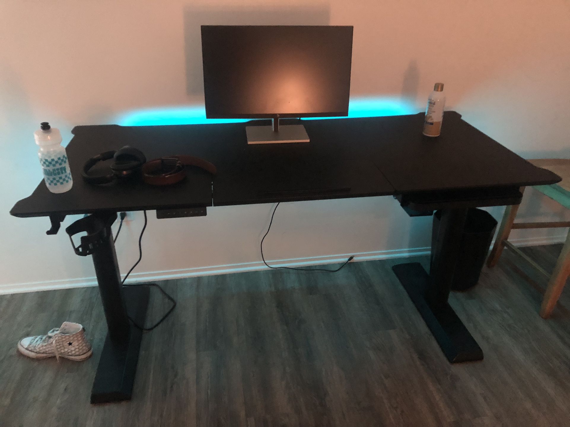 GAMING DESK