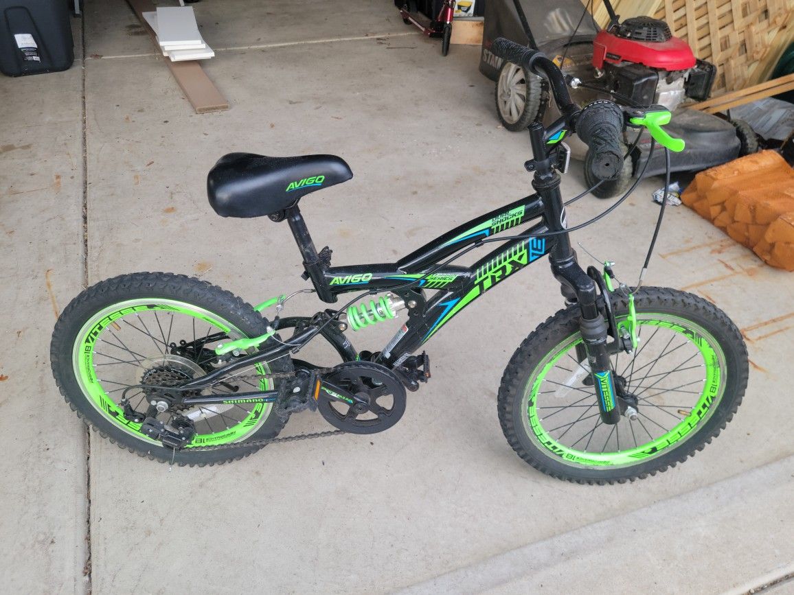 Kid's. boy's 16" wheels size bike VGC
