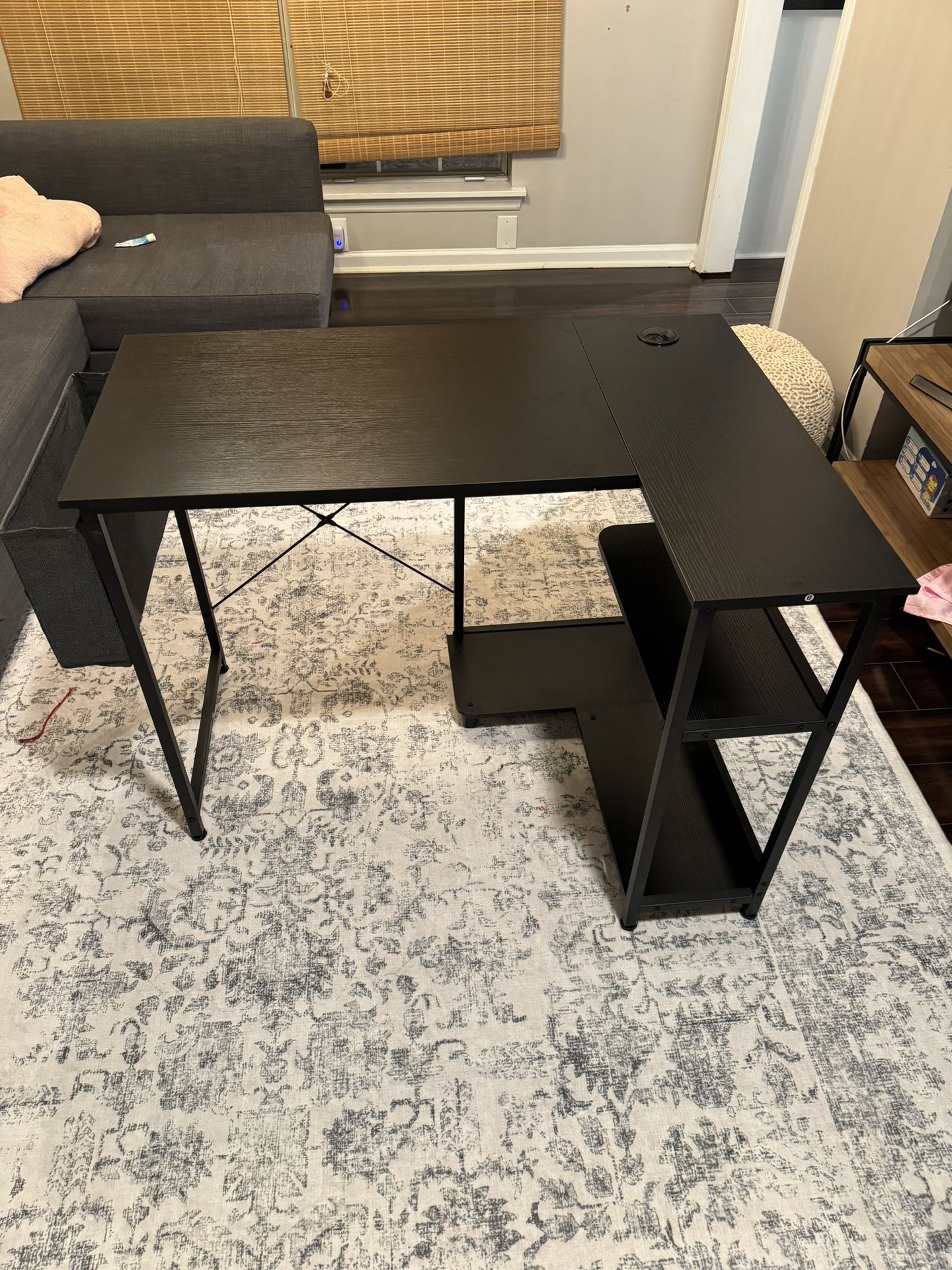Small L Shaped Computer Desk, 40 Inch Corner Desk with Reversible Storage Shelves & PC Stand, Writing Study Table with Storage Bag for Small Space