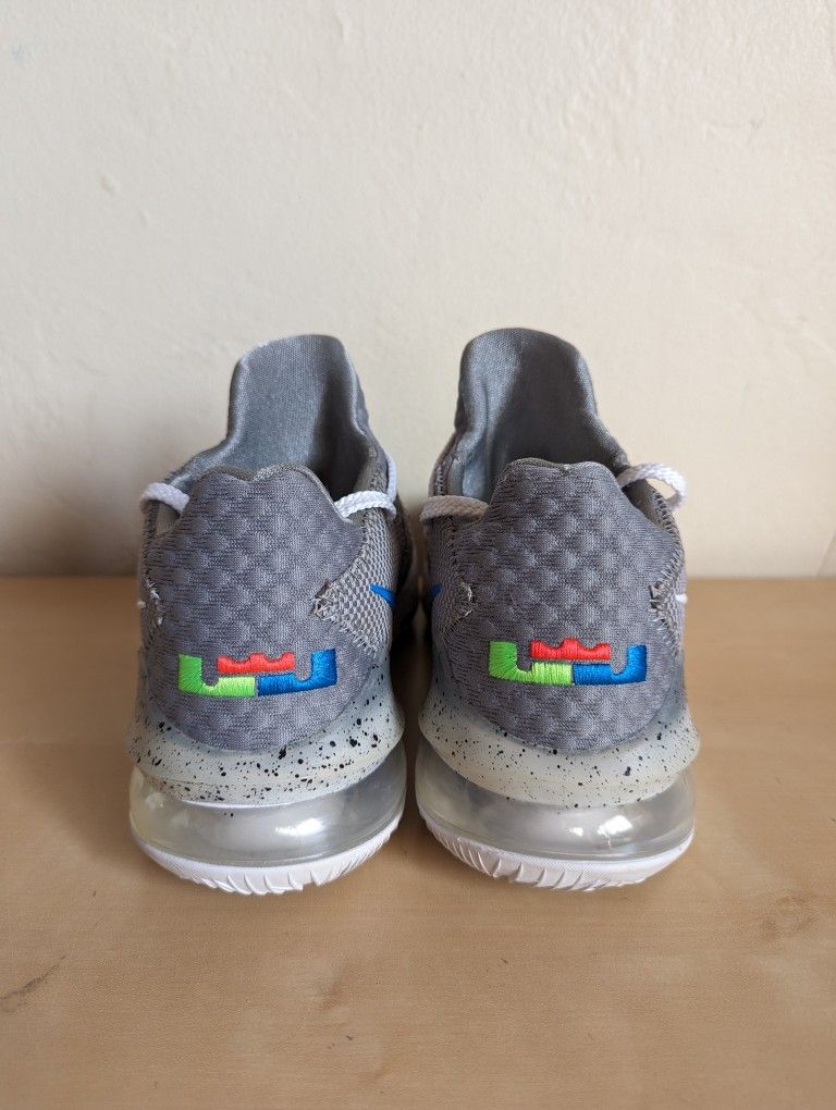 Nike LeBron 17 XVII Low Particle Grey White Sneakers CD5007 004