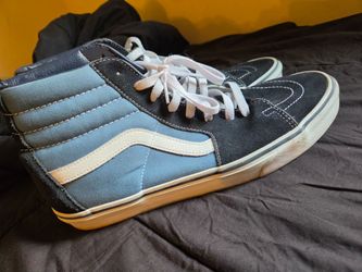Mens tennis shoes size 12.5