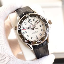 A versatile watch for men's business