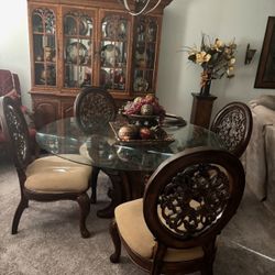 Round Table Dining Set 
