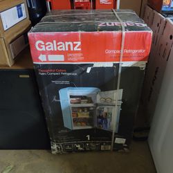 Brand New Galanz Retro Refrigerator $200 Pickup In Riverbank 