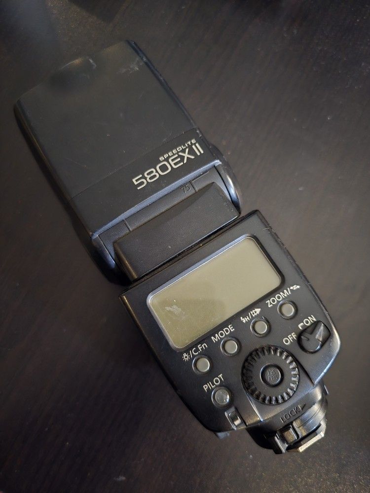 Canon Speedlite 580EX II – Powerful Flash for Canon DSLRs