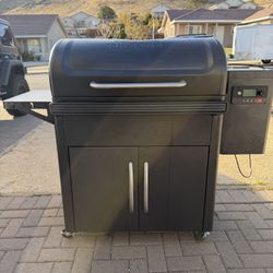 Traeger Silverton XL