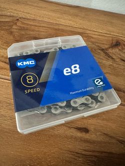E-Bike KMC 8 Speed Black Silver Chain