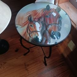 Really nice table and Lamp moving down sizing