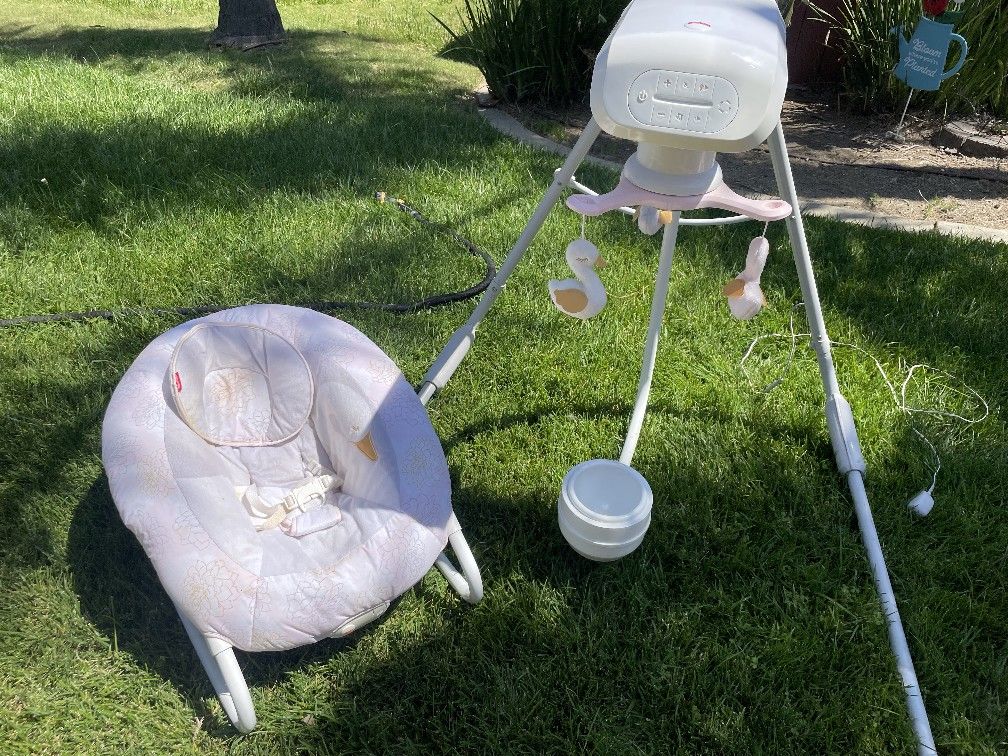 Fisher Price "My Sweet Swan" Baby Swing