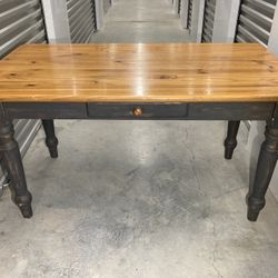 Desk/Table