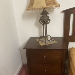 Too Lamb And Too Table In Good Condition 
