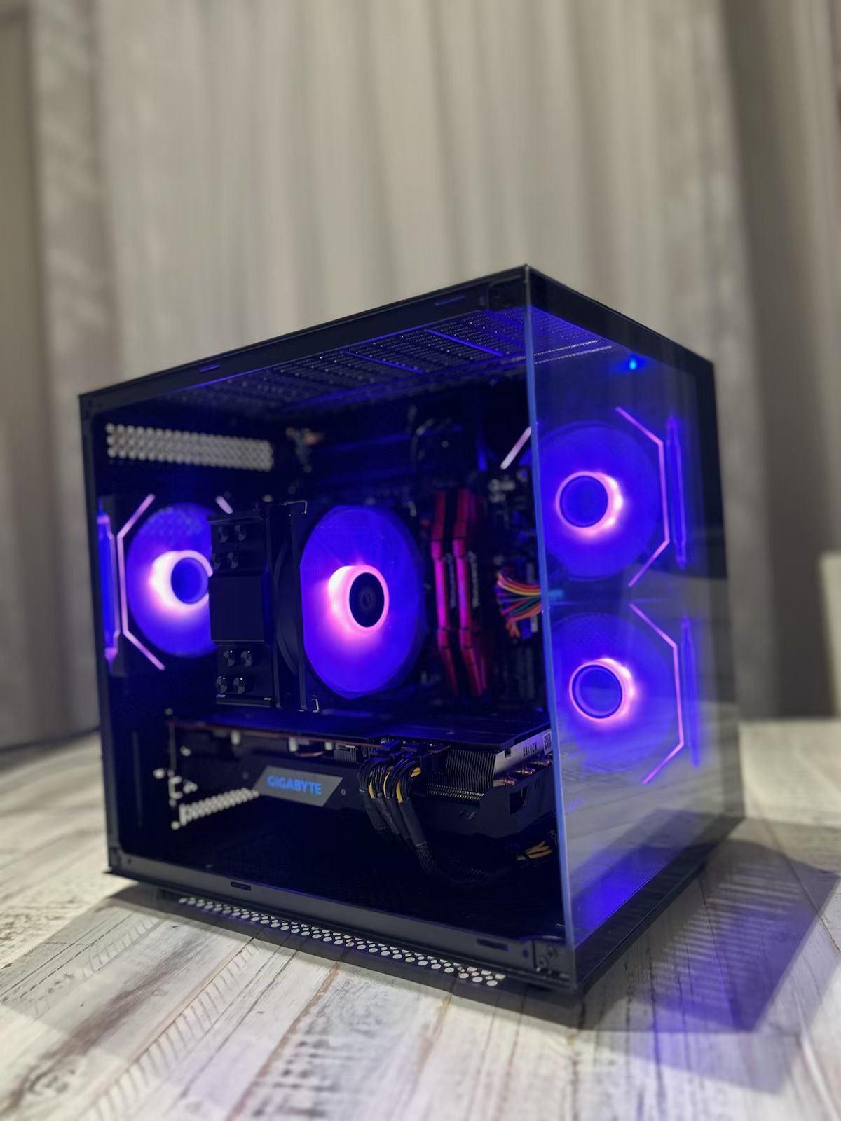 RADEON GAMING PC -Ryzen 5 - RX5700XT 8GB -16GB RAM