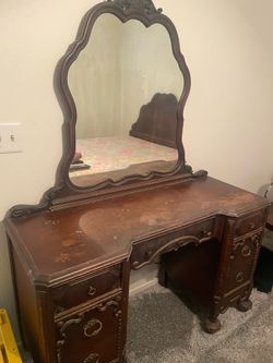 Antique vanity dresser