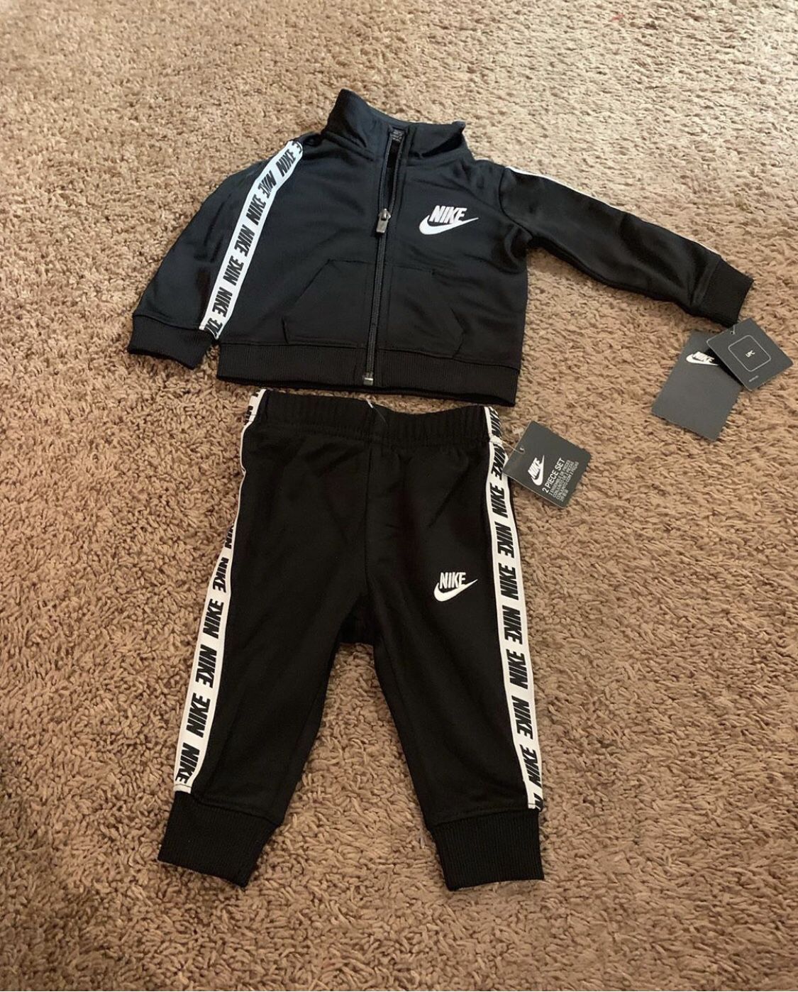 Unisex Nike Outfit 6 Months