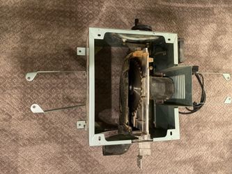 Table saw for parts works missing table top