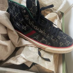 Gucci shoes size 44