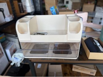 Makeup organizer