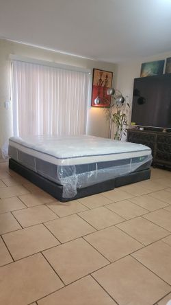 VERY NICE LIKE NEW KING SIZE LIVING SPACES MATTRESS AND BOXSPRINGS FOR SALE! IN EXCELLENT CONDITION, FREE DELIVERY