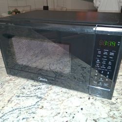 Microwave Like New Very Clean Works Perfect $35 Cash