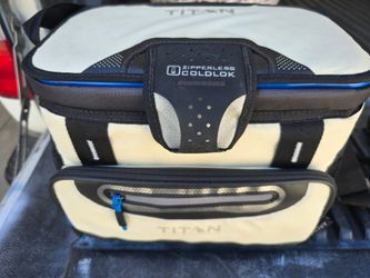 Titan Zipperless Coldlok Soft Cooler Bag