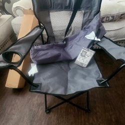 NEW FOLDING CHAIRS WITH CARRING BAG VERY STURDY 
