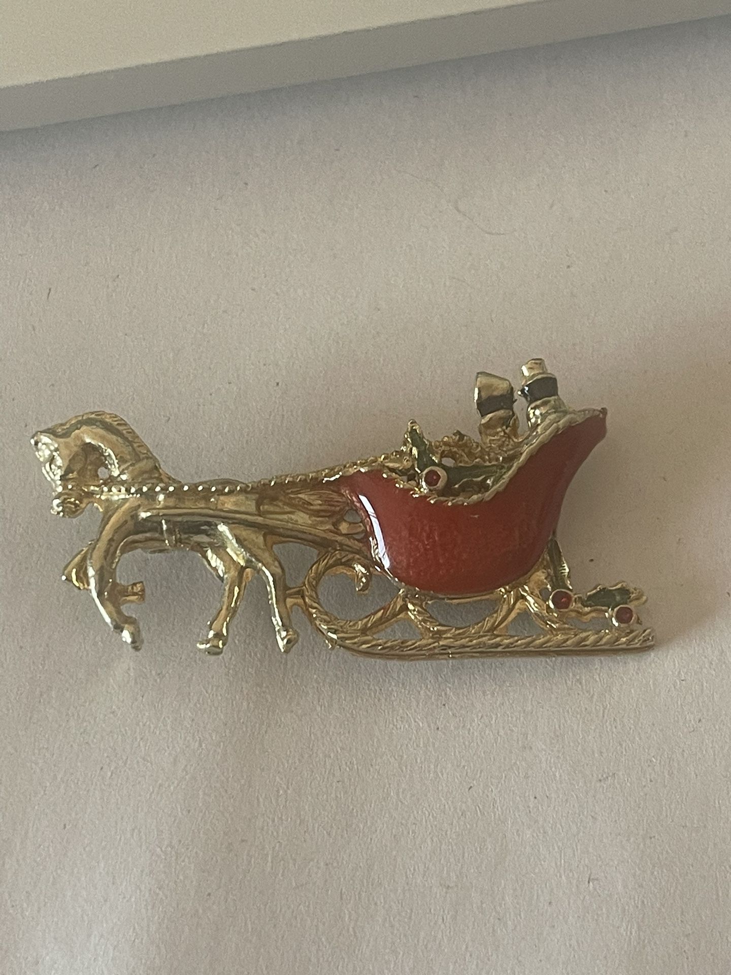 AAI, VTG Women's Gold & Red Christmas Horse Sleigh Brooch Pin, Size 2”x 1”