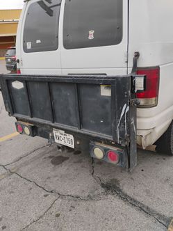 Used hydraulic truck tommy lift, complete,black