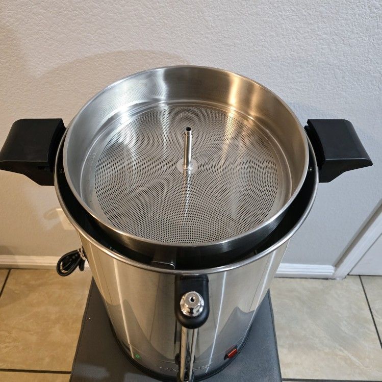 TK Auctions - Waring Commercial Coffee Urn 110 Cup
