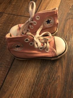 Little girls Converse size 4.5