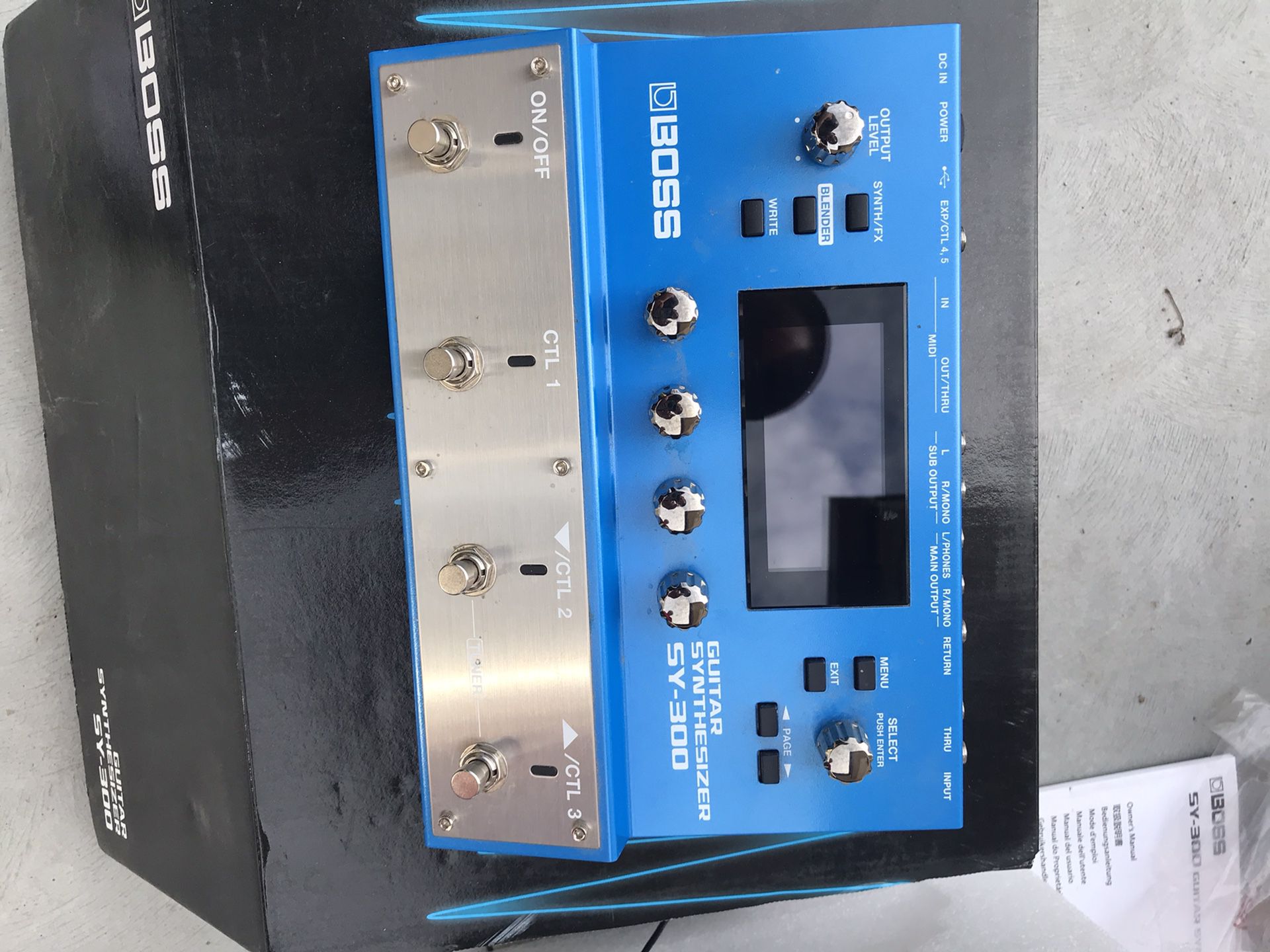 SY- 300 Boss Guitar Synthesizer