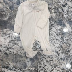 Newborn Nike Footie