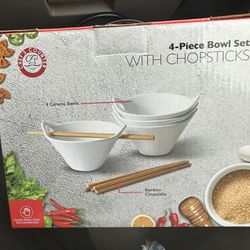 4 Piece Bowl Set With Chopsticks Thumbnail