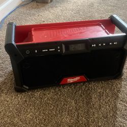 Milwaukee Speaker With Battery No charger 