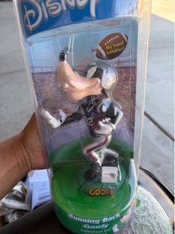 Goofy Bobblehead
