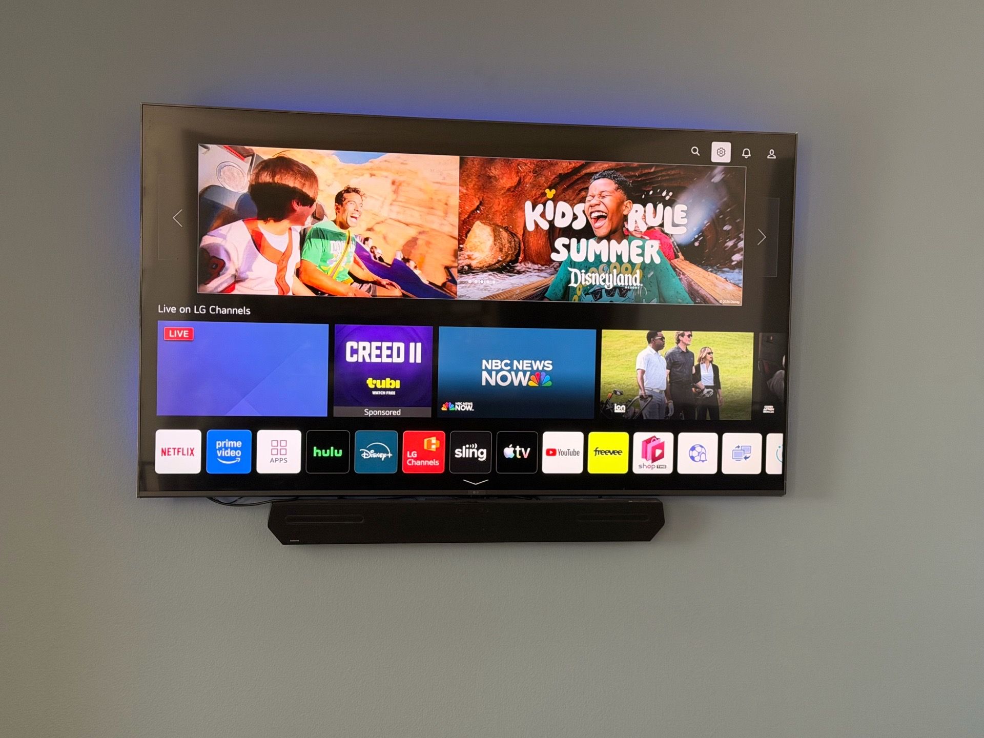 75 inch LG 4K TV with Samsung Soundbar