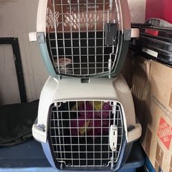 Pet Carrier /  Kennel / Travel 