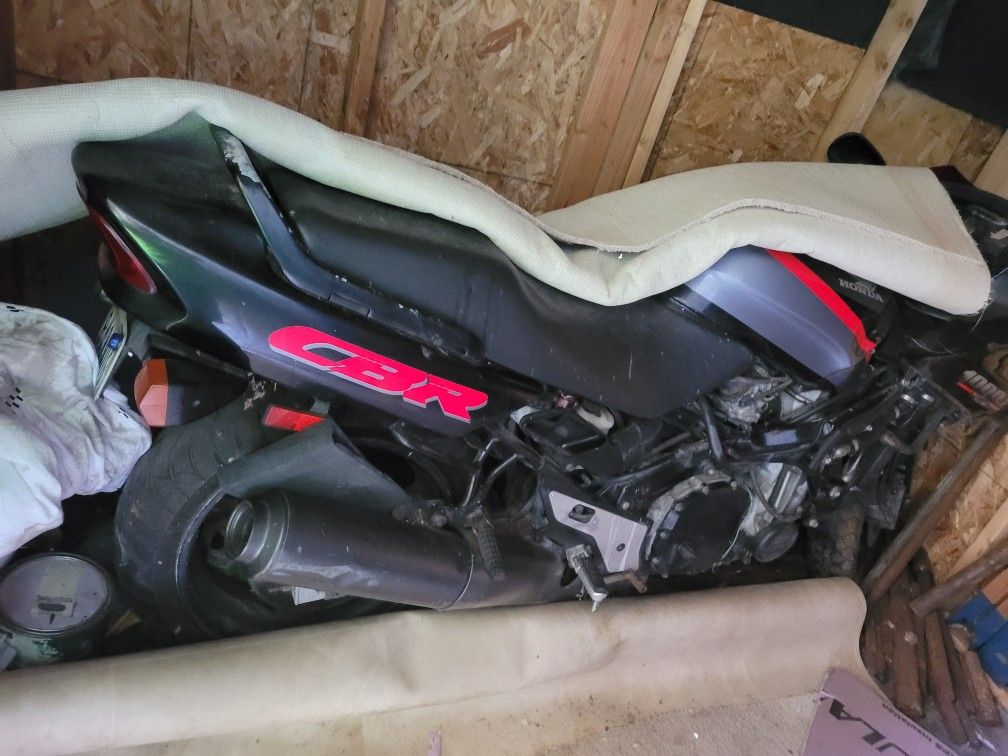 AS IS for parts or repair 1993 Honda CBR1000