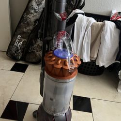 Dyson Vacuum New!