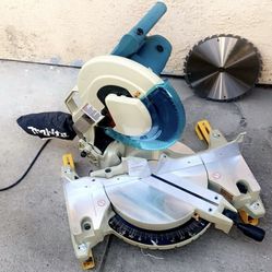 MAKITA MITER SAW 12”