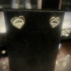 Designer Earrings And Bracelet 