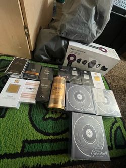 Colognes/dyson hair dryer/ essentials shorts, all in stock