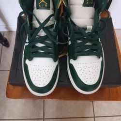 Authentic Air Jordan 1 MID 