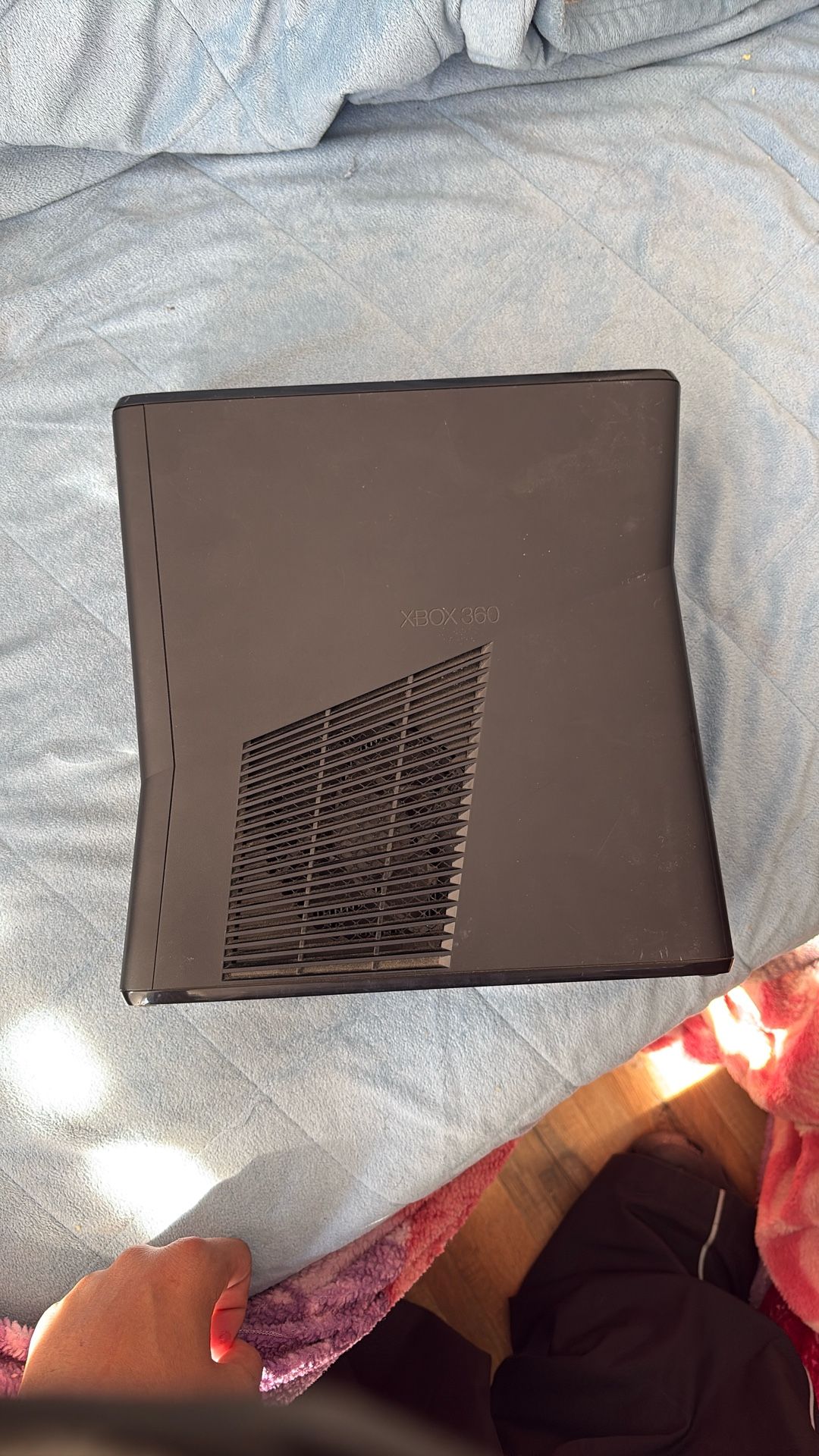 Xbox 360 No Cables No Controller 