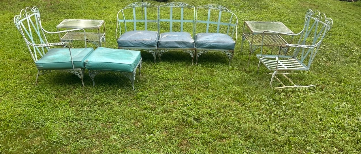Gorgeous 8- Piece 50’s Vintage Woodard Lounge Set *****