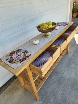 Large Kitchen Island.