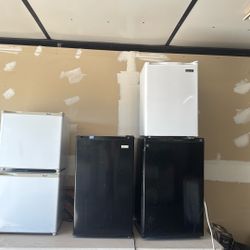 Mini  Fridges (Magic Chef)