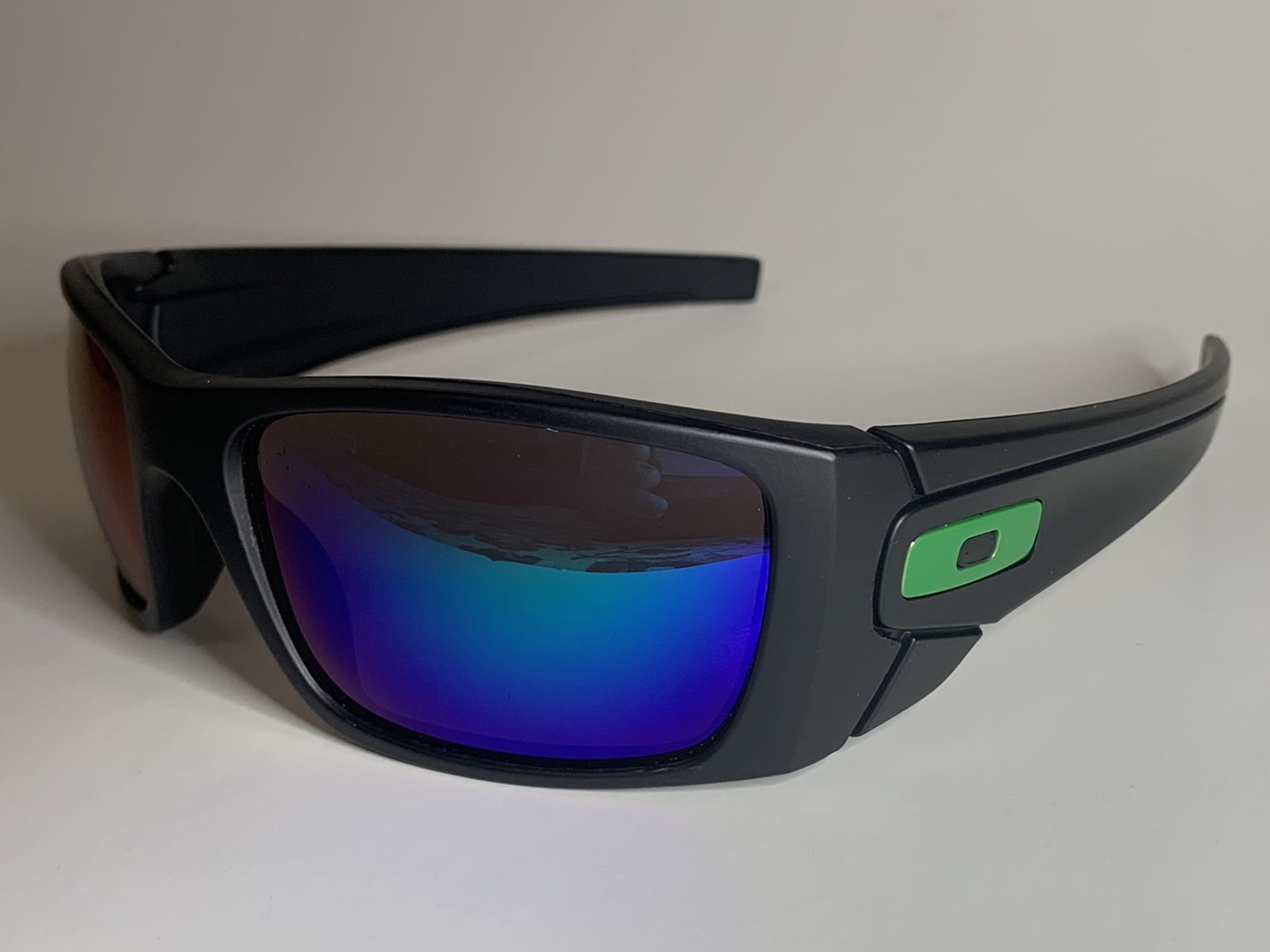 Brand new MENS sunglasses Oakley FUELCELL style Pick up Lake Forest Mon-fri 8am-3pm