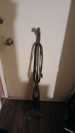 Bissell Upright Vacuum Cleaner – Works Great!
