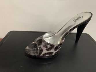 Women’s evening heels size 8